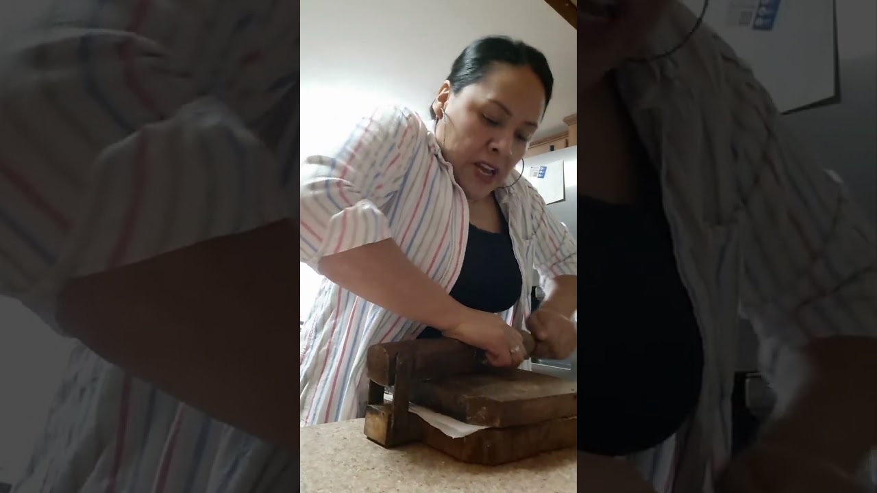 PREPARAMOS TORTILLA DE FLOR DE JAMAICA ASI ALMORZSMOS 😋