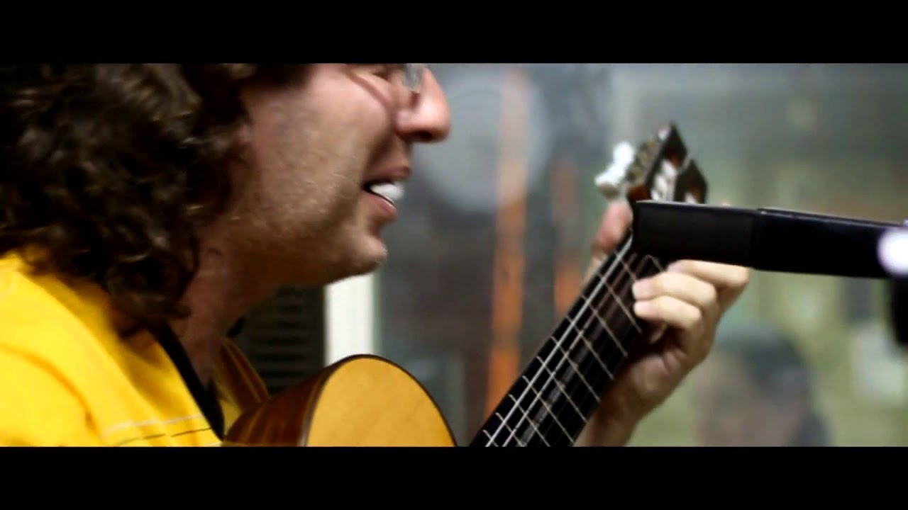 Luis Baetti-Fruta Amarga