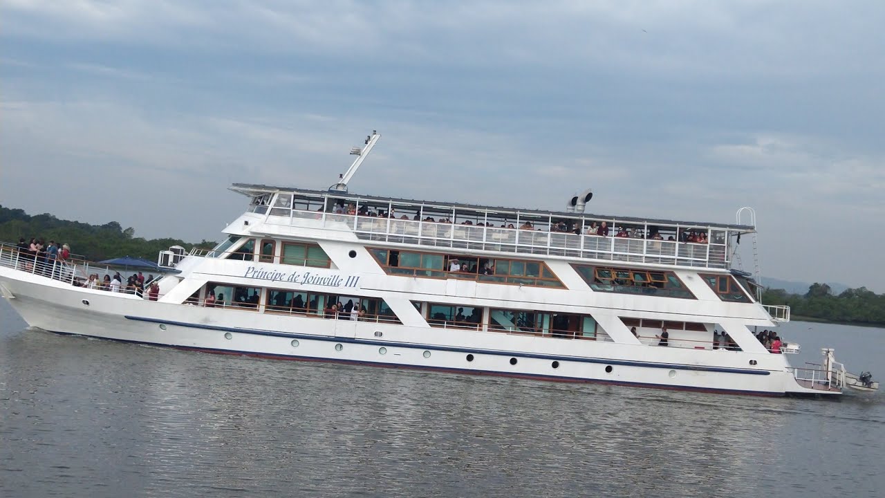 Barco Príncipe de Joinville III Navegando na Baía da Babitonga rumo  a São Francisco do Sul ⛵📷⚓