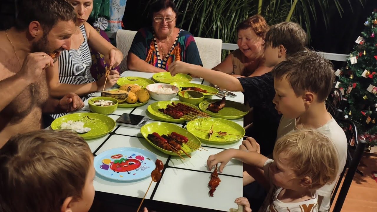 FILIPINO BARBECUE IS THE BEST IN THE WORLD! MY FAMILY WANT TO EAT FILIPINO BBQ EVERY DAY!