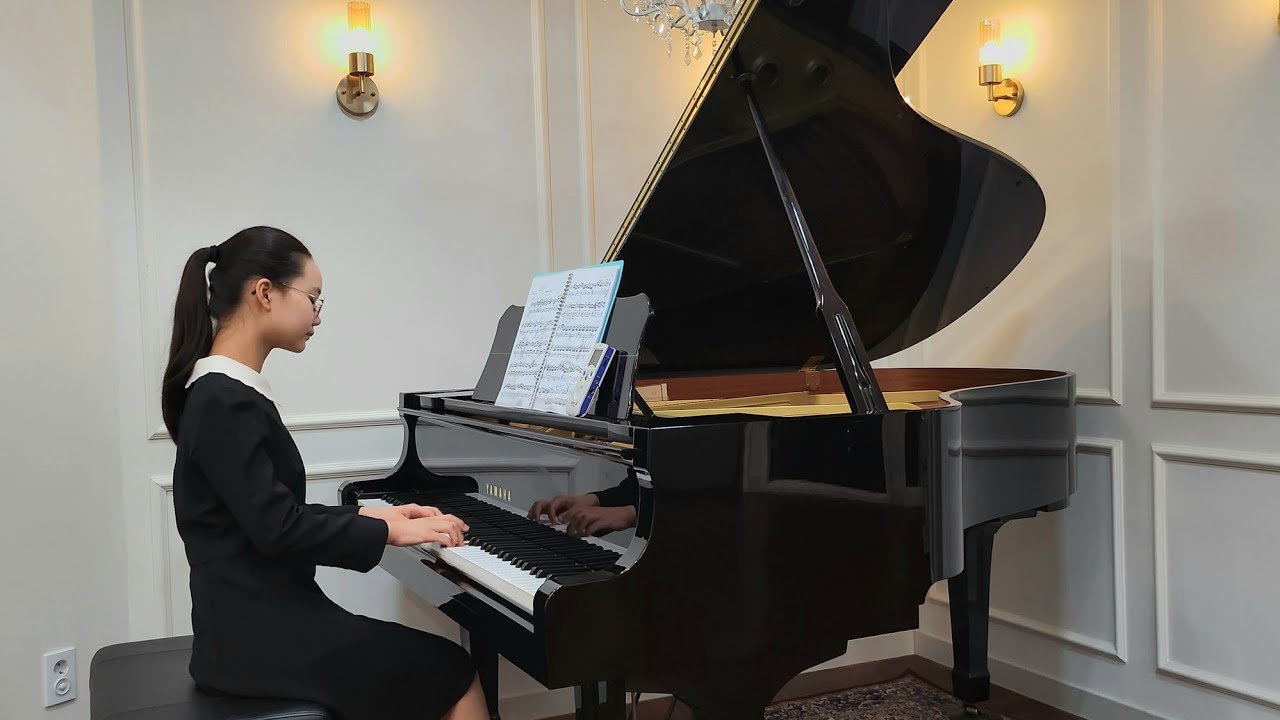 Haydn Sonata in F Major Hob.XVI : 23 1st mov.