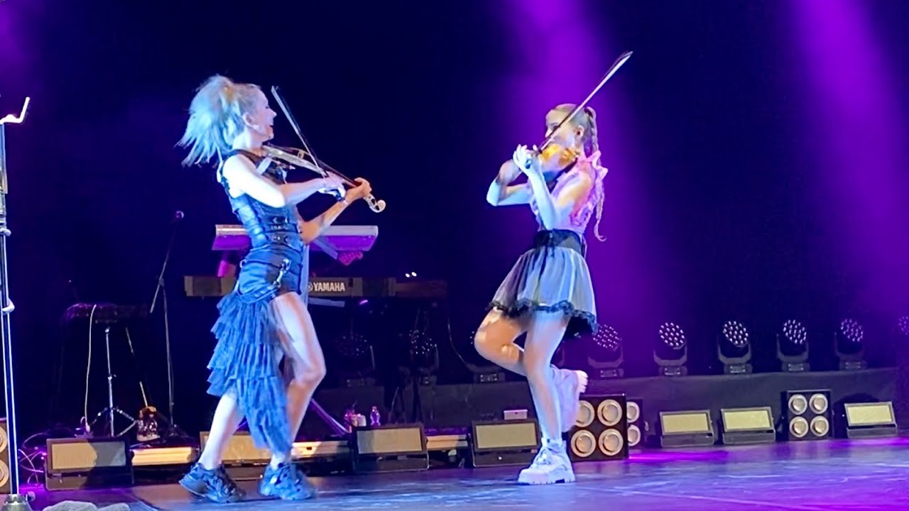 Nina Sofie - performance with Lindsey Stirling in Verona