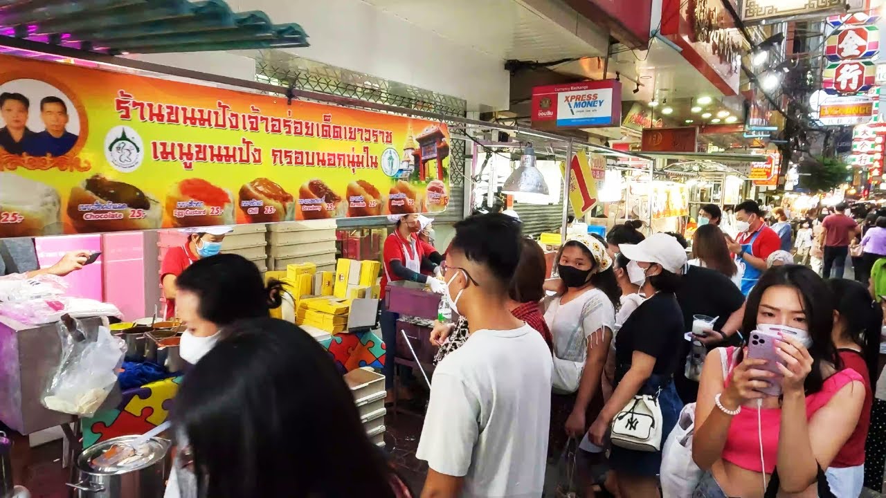 Chinatown most famous &ldquo;Toasted Bun&rdquo; ($1) | Bangkok