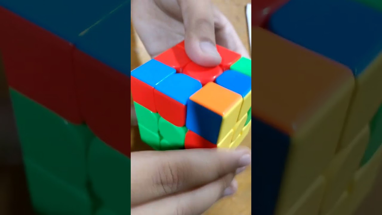 Solving a Rubiks cube using CFOP Method #rubikscube  #rubikscubealgorithm  #DezFamVlogs