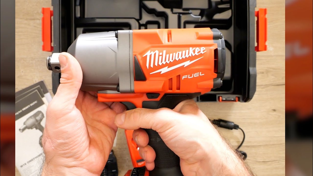 Hight torque impact wrench Milwaukee M18 ONEFHIWF34-502X unboxing