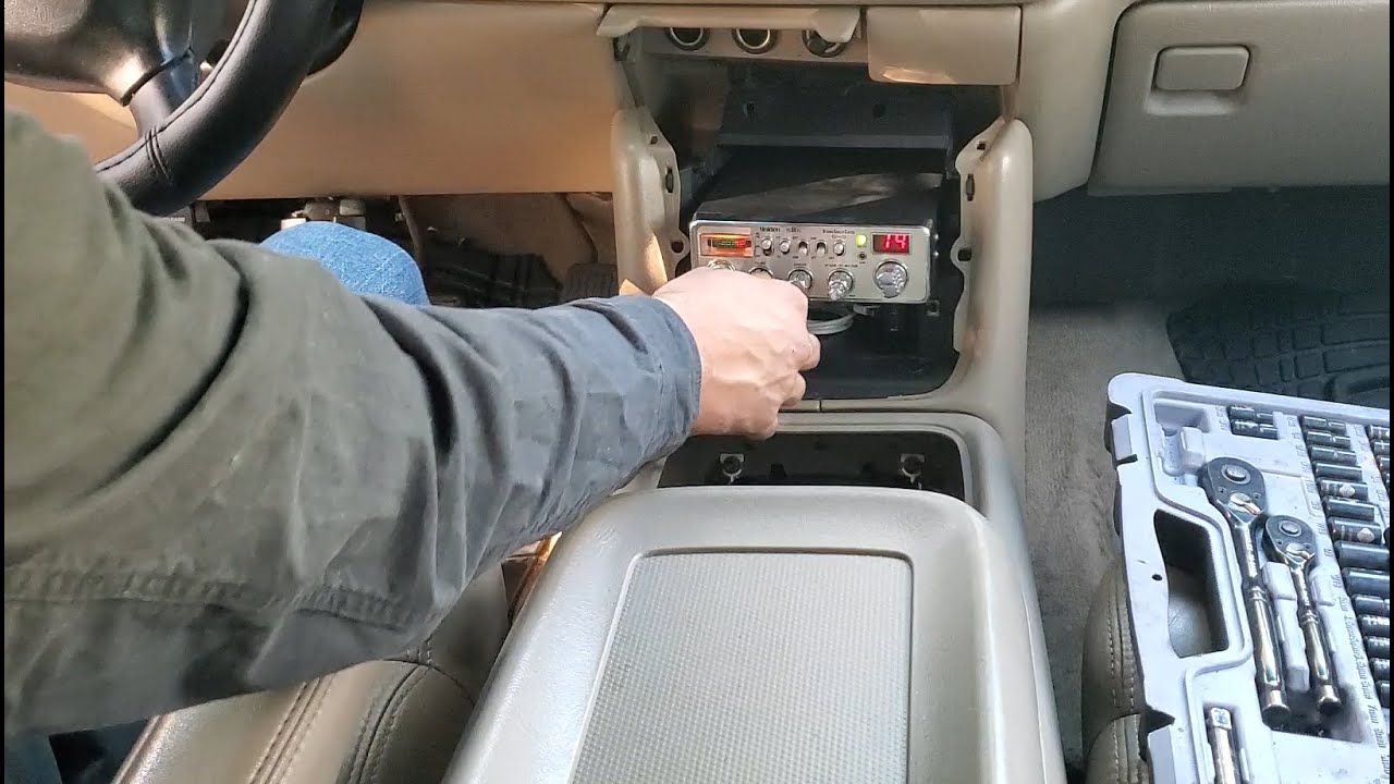 CB Antenna Install 2002 GMC Sierra 2500 HD