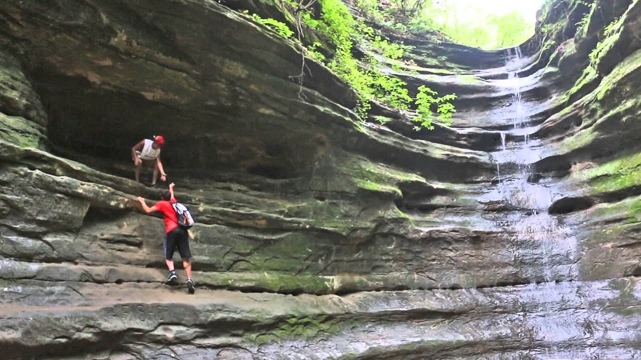 Two guys in French Canyon in Starved Rock State Park (video postcard)