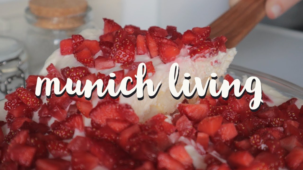 munich living (german vlog) - englischer garten + cafe visit, strawberry tiramisu & home cooking