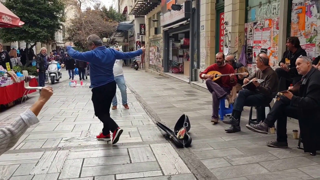 Μουσικοί του δρόμου στην Αιόλου.