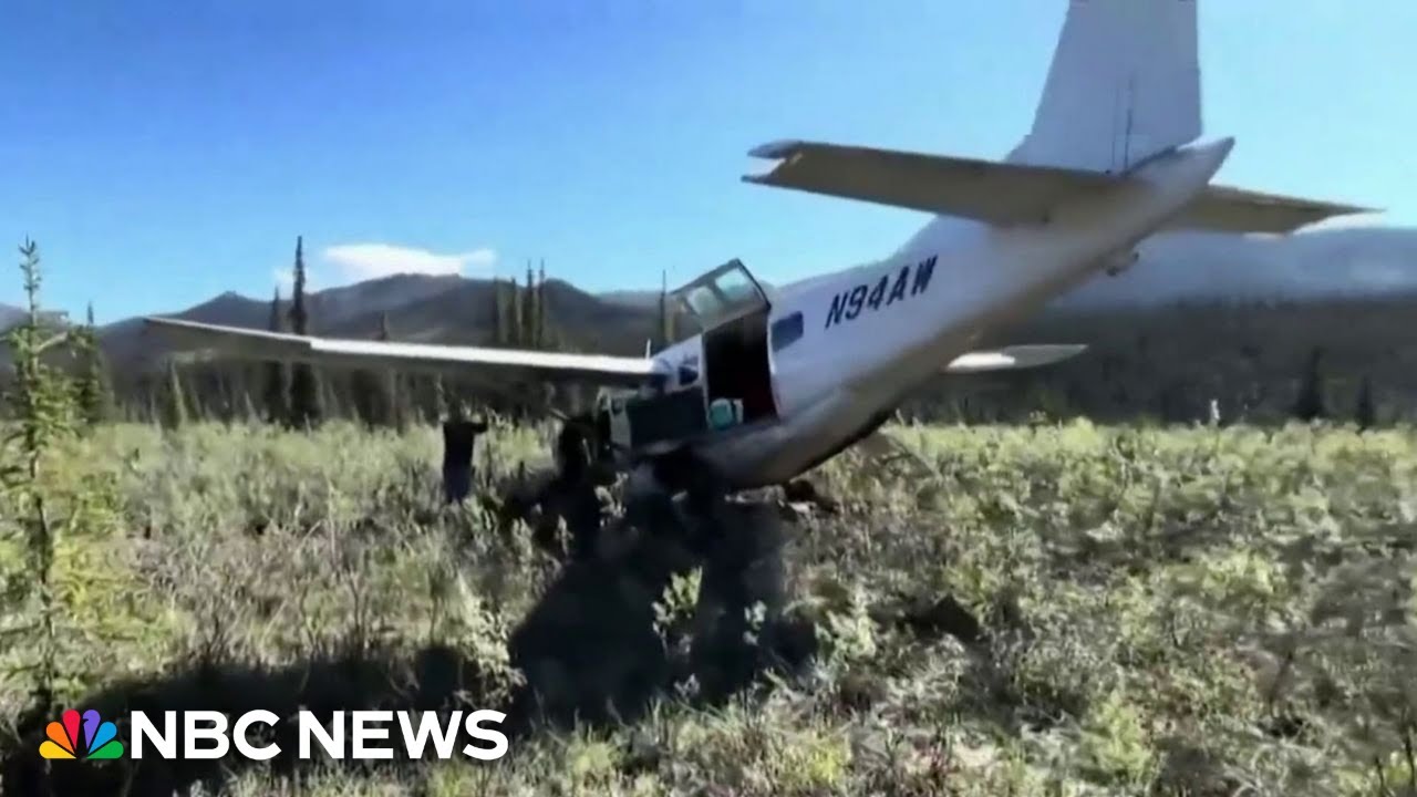 Plane&rsquo;s emergency crash landing caught on camera