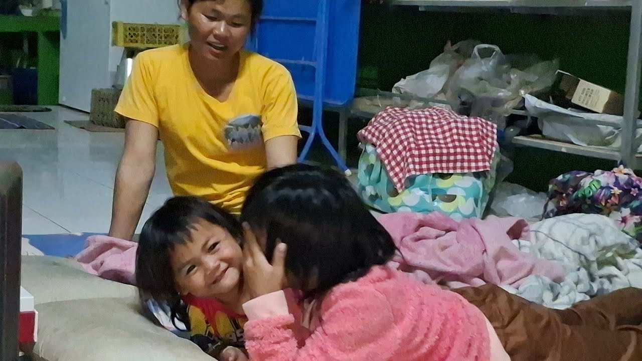 เด็กคนนี้หน้ารักมากน้องเอเชียครอบครัวลูก8นอนในร้าน 20 กุมภาพันธ์ ค.ศ. 2026