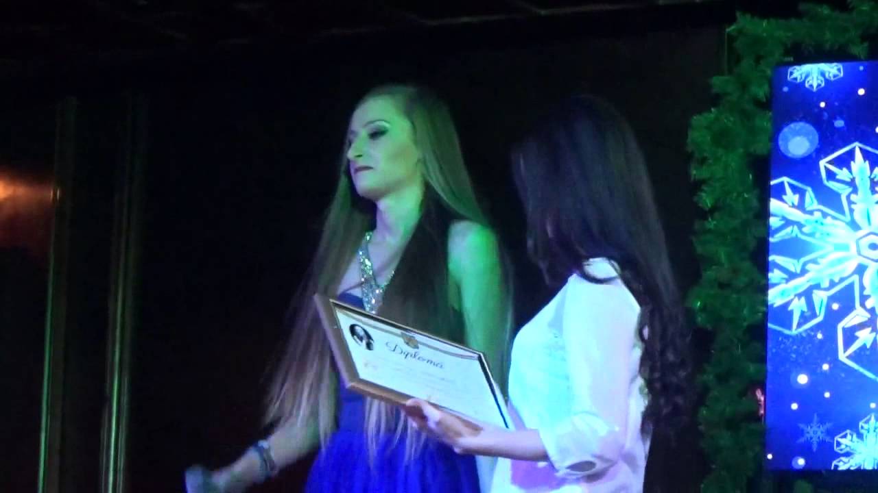 Oana Puşcaşu acordă diplomele Fulgi de nea