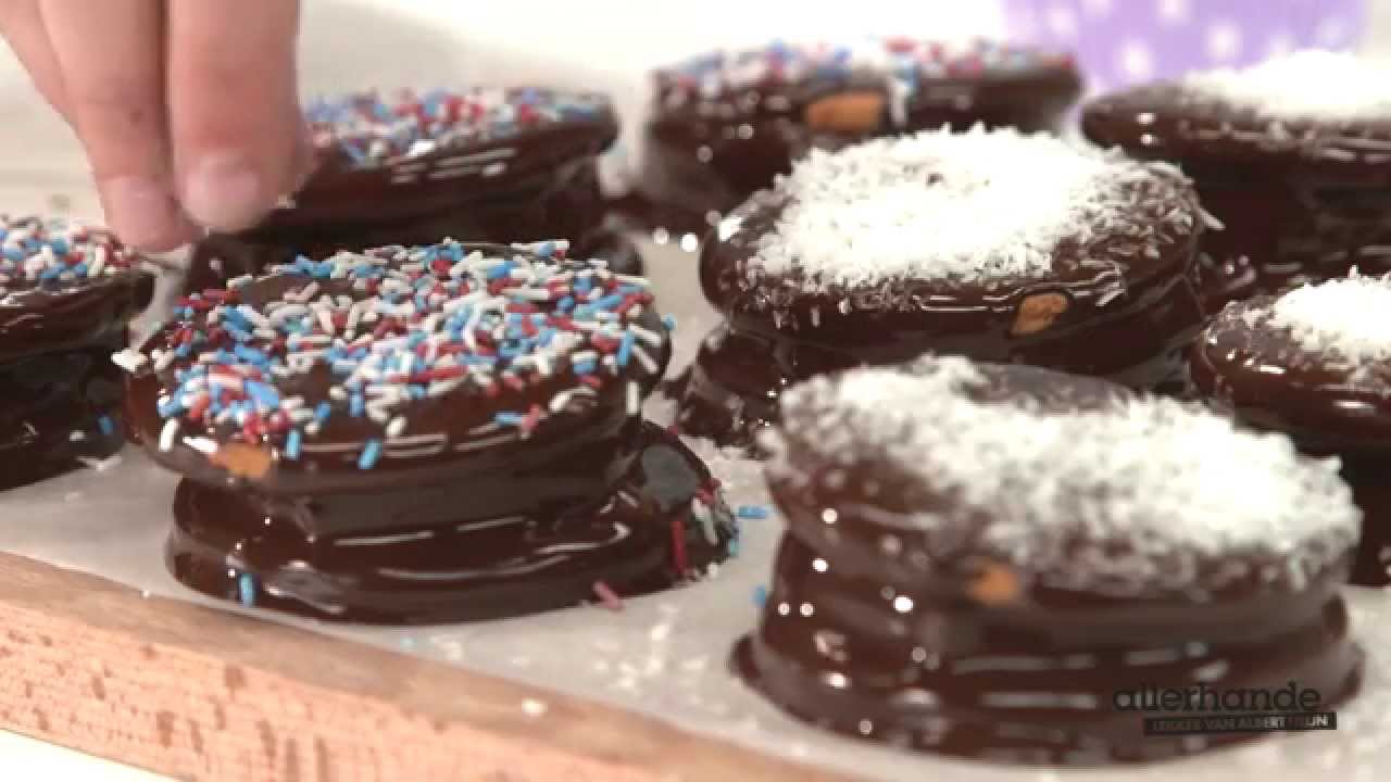 Marshmallowkoekjes met chocolade en hagelpret maken - Allerhande