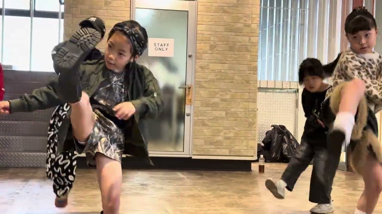 ひとやねマーケット　Dance Team Shine Shining  ダンスチームシャイン