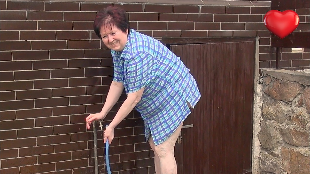 Helenka ❤️ a vytržená hadice, dovolená Horní Studénky 7.7.2013, 4K