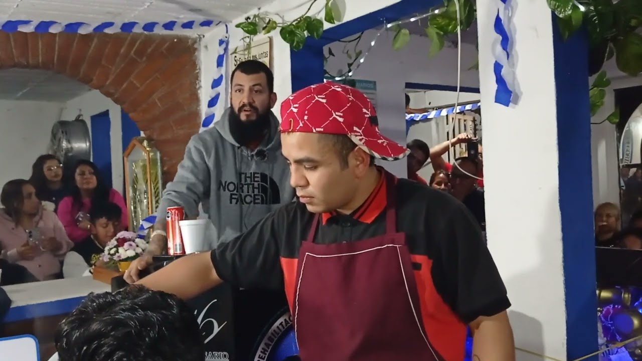 Padrino Huevo Díaz Mirón, en el 16 aniversario del gpo Emp san gregorio 24 hrs