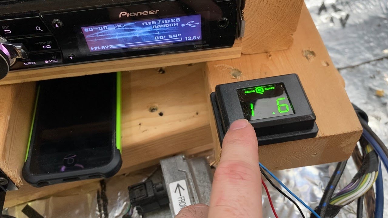VOLTAGE METER AND WHY YOU NEED ONE FOR YOUR SYSTEM?