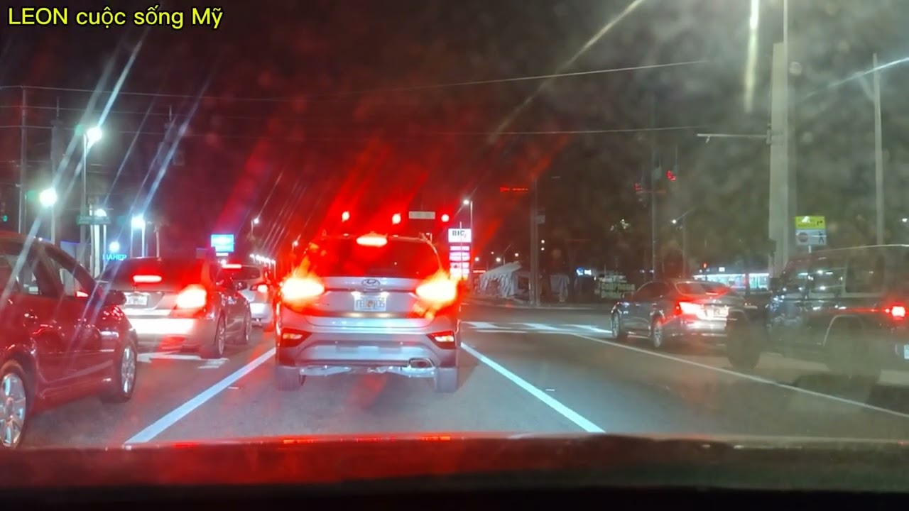VIỆT KIỀU VỀ NƯỚC XÀI TIỀN SƯỚNG QÚA 