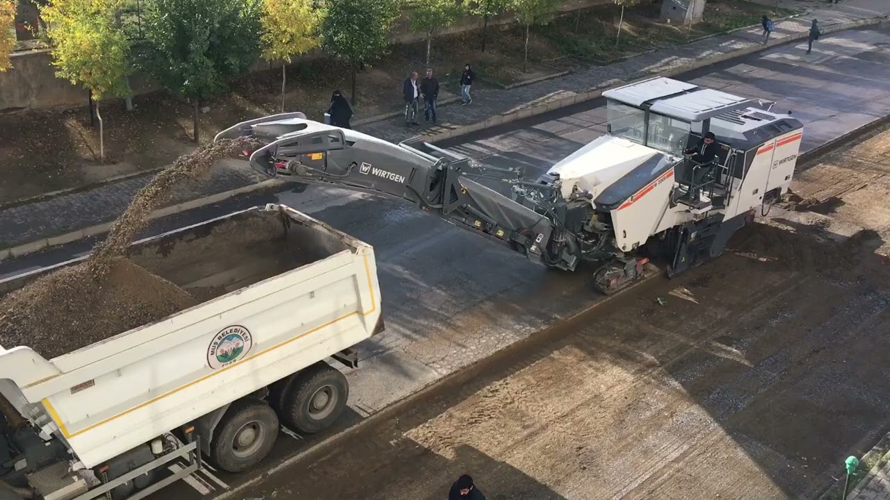 WIRTGEN W200F Katlanır Konvey&ouml;rl&uuml; Asfalt Kazıyıcı