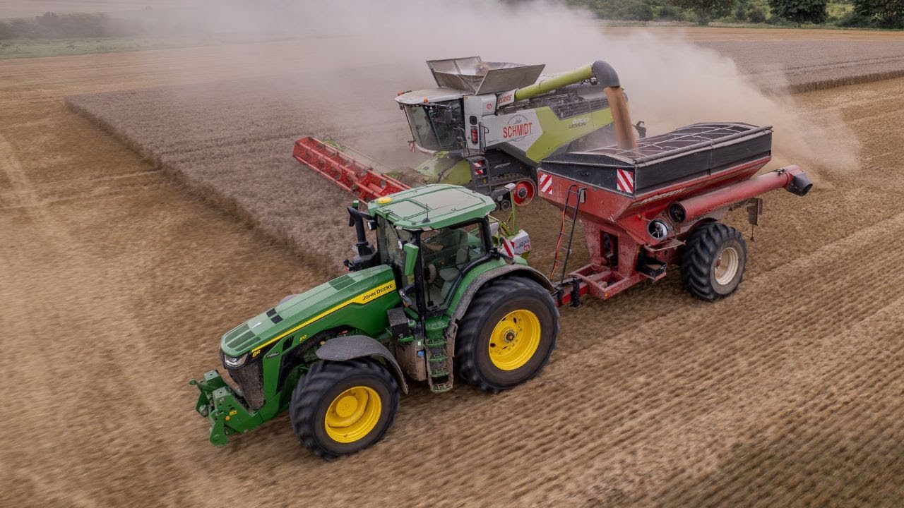 Ernte 2023 Dreschen Claas Lexion 7700 - JohnDeere 7920 - Agrar.Photo