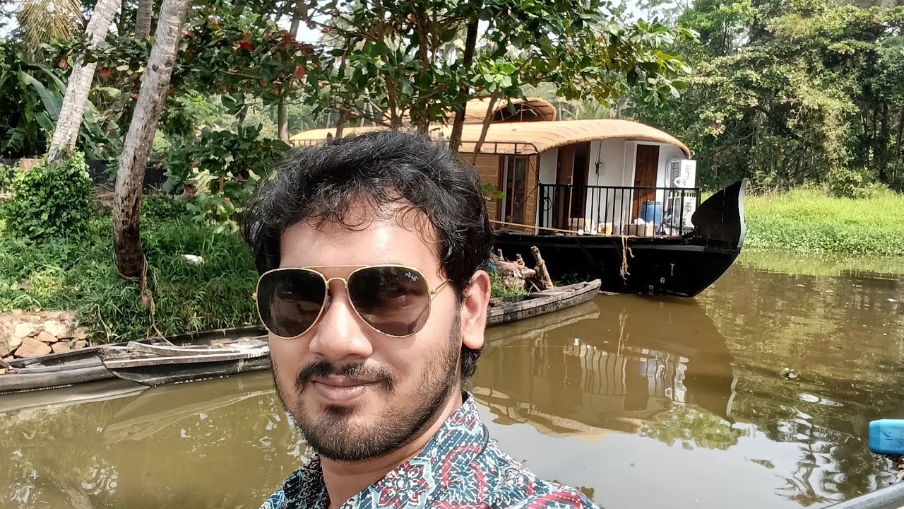 Floating Through Paradise | Alleppey Boat Journey 