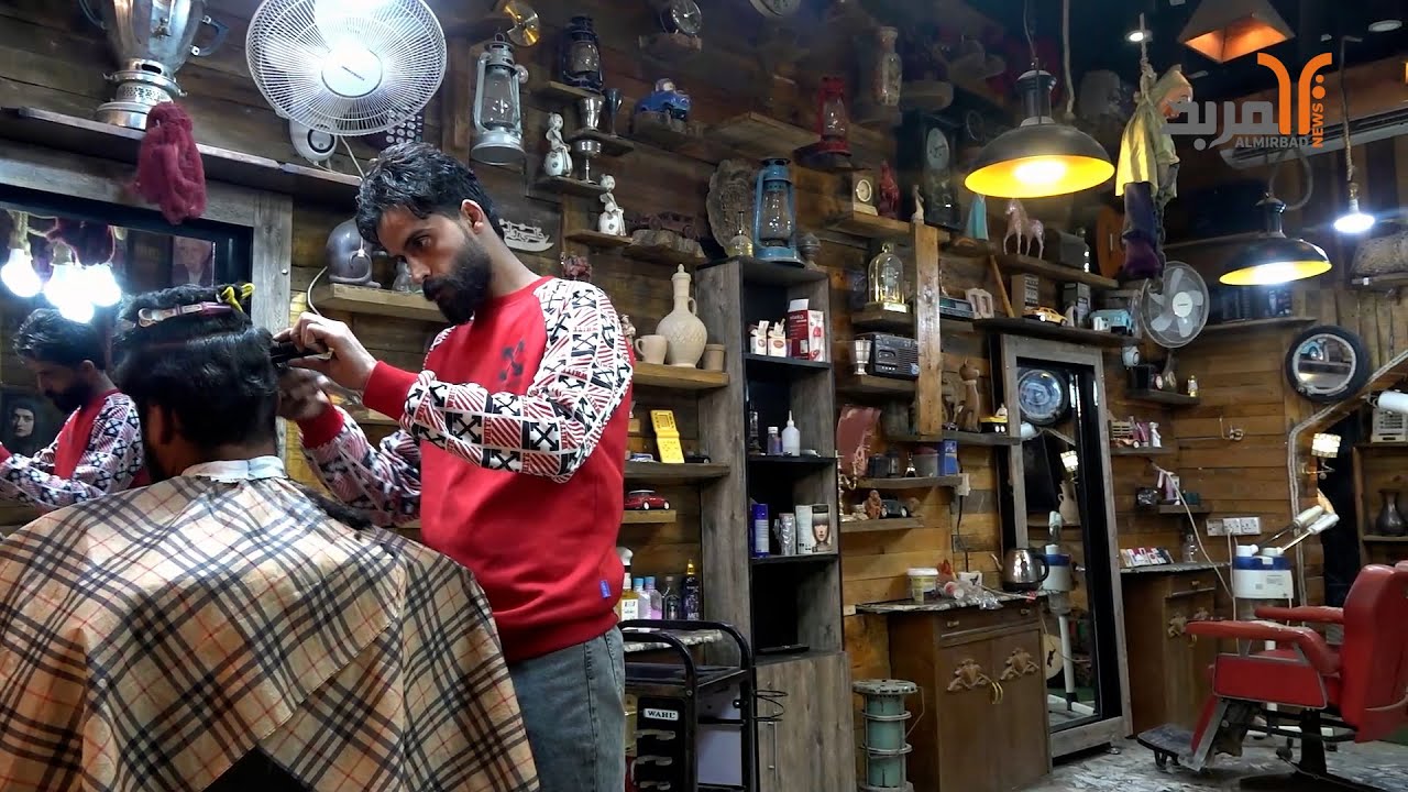 حلاق يحول مكان عمله الى متحف صغير للتراثيات #المربد