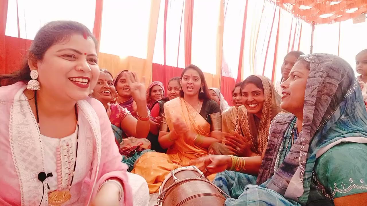 बन्नी की हुआ बड़ी छिनार 🤣 मारे आंख बुलावे यार #लोटपोट #हंसी #मजाक #बन्नी 😜गीत👌