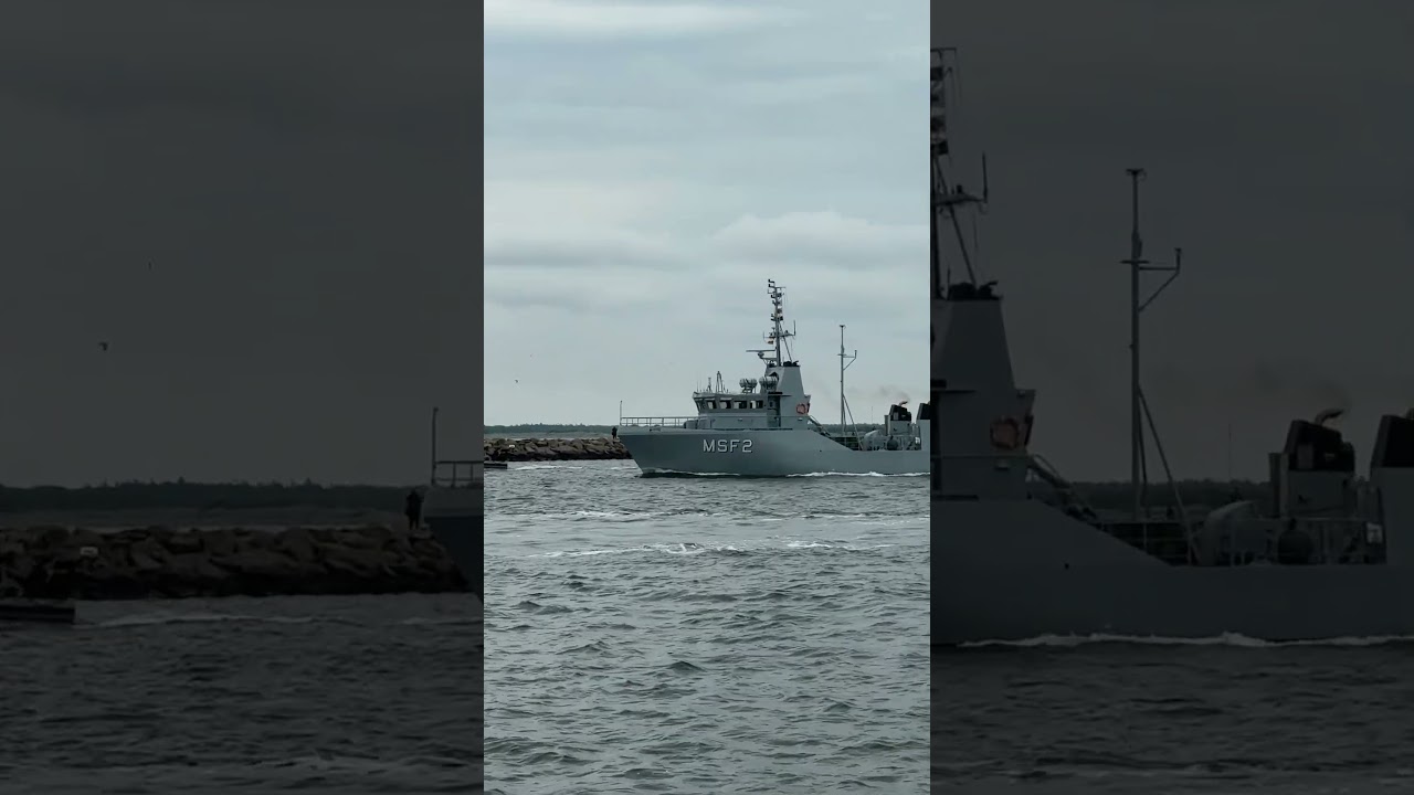 Датский военно-морской корабль MSF 2 листья Ростока Хафе...