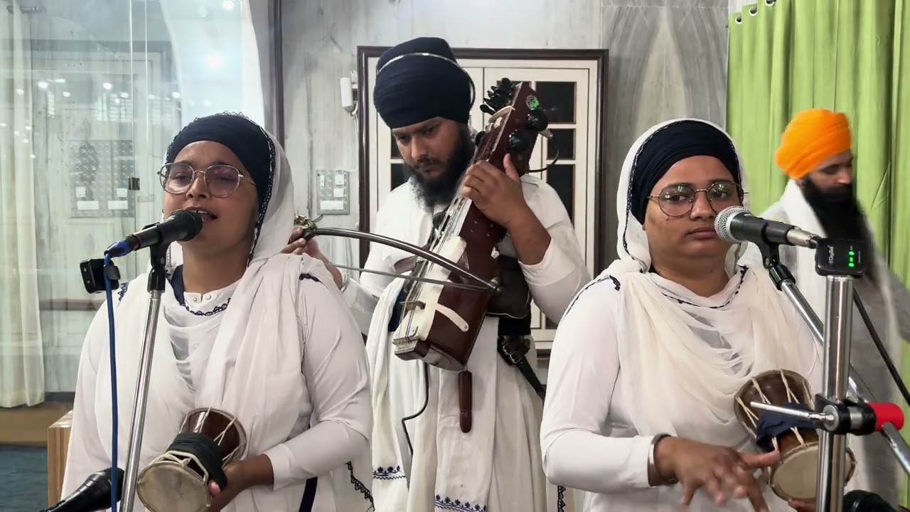 ਹੋਲੇ ਮਹੱਲੇ ਦੀਆਂ ਪਿਆਰੀ ਸਾਧ ਸੰਗਤ ਜੀ ਲੱਖ ਲੱਖ  ਮੁਬਾਰਕਾਂ ਜੀ 👏ਧੰਨ ਧੰਨ ਸ੍ਰੀ ਗੁਰੂ ਗੋਬਿੰਦ ਸਿੰਘ ਜੀ 🌸👏