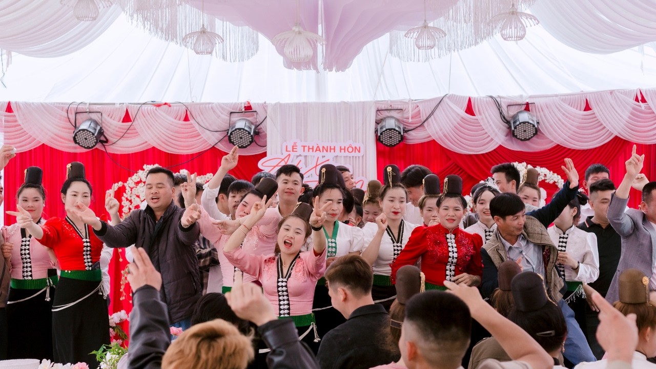 DANCE LỄ THÀNH HÔN ANH XUÂN - THỊ NGOAN BẢN MUÔNG PHƯỜNG CHIỀNG SINH