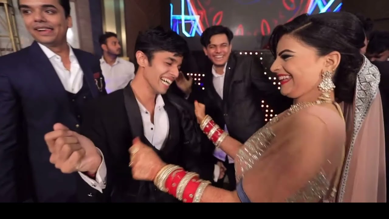 Bhojpuri song Bride & groom  ने किया ज़ोरदार डान्स अपने Reception party में family के साथ
