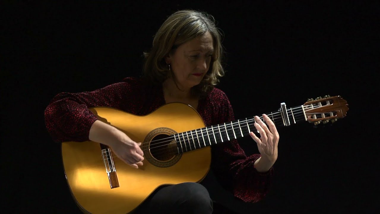 Fuente Y Caudal (Paco de Lucia)  played by Fabienne MAGNANT Guitare Flamenca