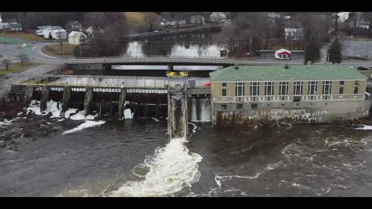 Cleaning a Hydro Dam! Commercial Divers