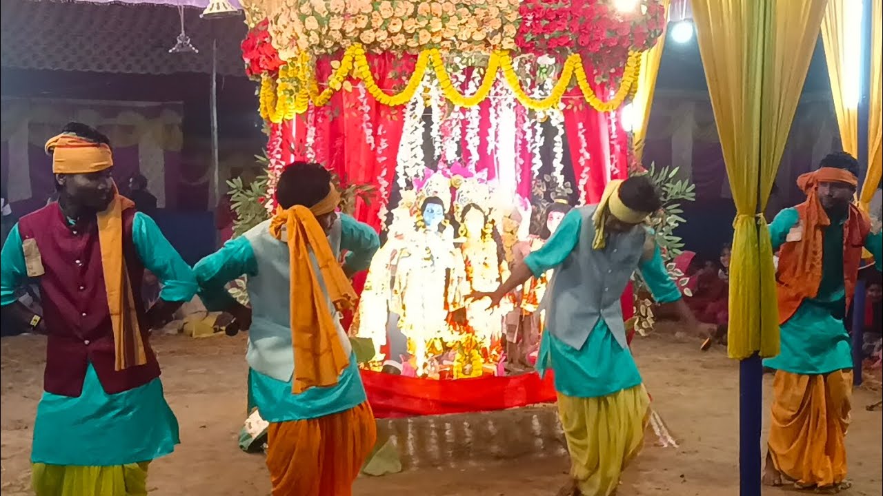 আসামের উখো উখো সিরিচের নীচে চাই গাছ এর সুরে হরে কৃষ্ণ নাম সংকীর্তন।