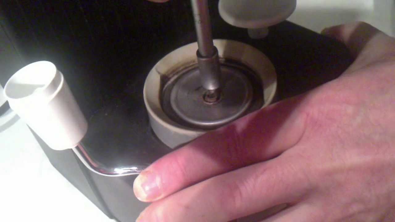 Техобслуживание кофеварки DeLonghi / Maintenance of DeLonghi coffee maker