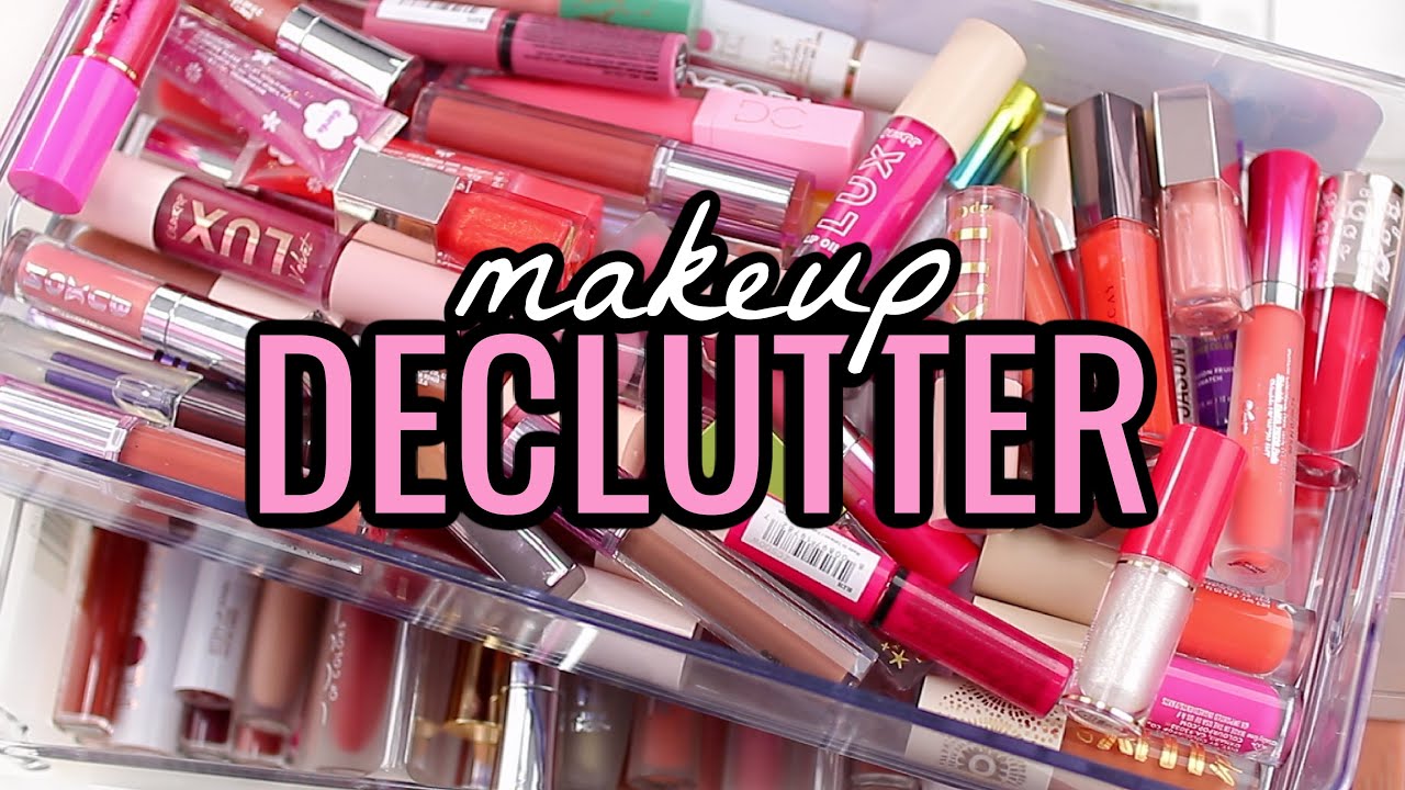 HUGE LIP GLOSS DECLUTTER 2022! CUTTING MY COLLECTION IN HALF