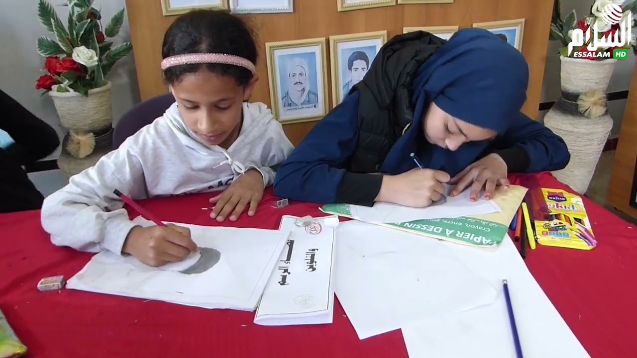 روبورتاج  : دار الشباب الشهيد ناجي طاهر بعين مران الشلف تحيي ذكرى مجازر 8 ماي 1945 ببرنامج ثري