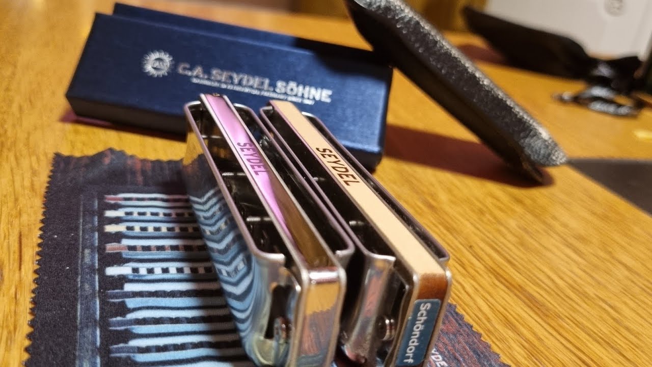 Comparison between Seydel 1847 Classic and Lightening diatonic harmonicas