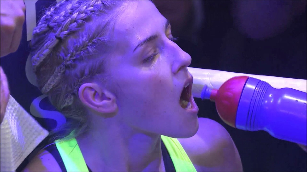 Fabiana Bytyqi vs Halima Vunjabei, 19. 11. 2016, BOX LIVE Karlovy Vary