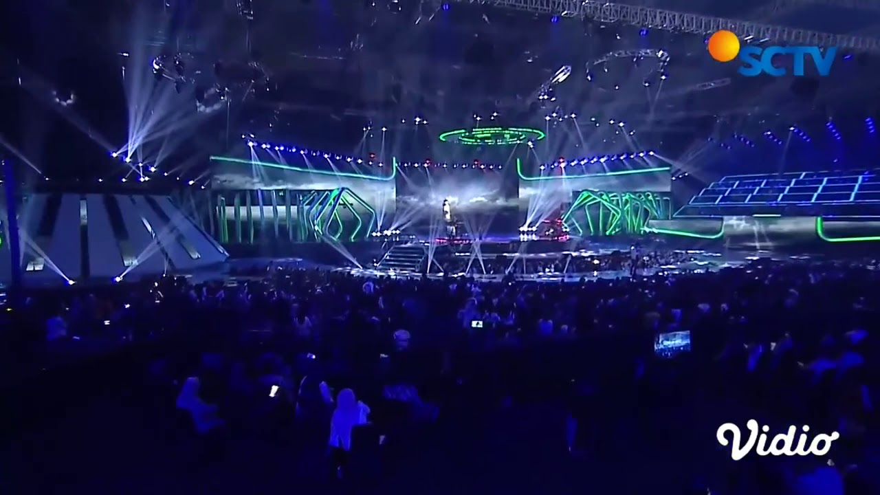 NOAH FEAT BCL MENCARI CINTA