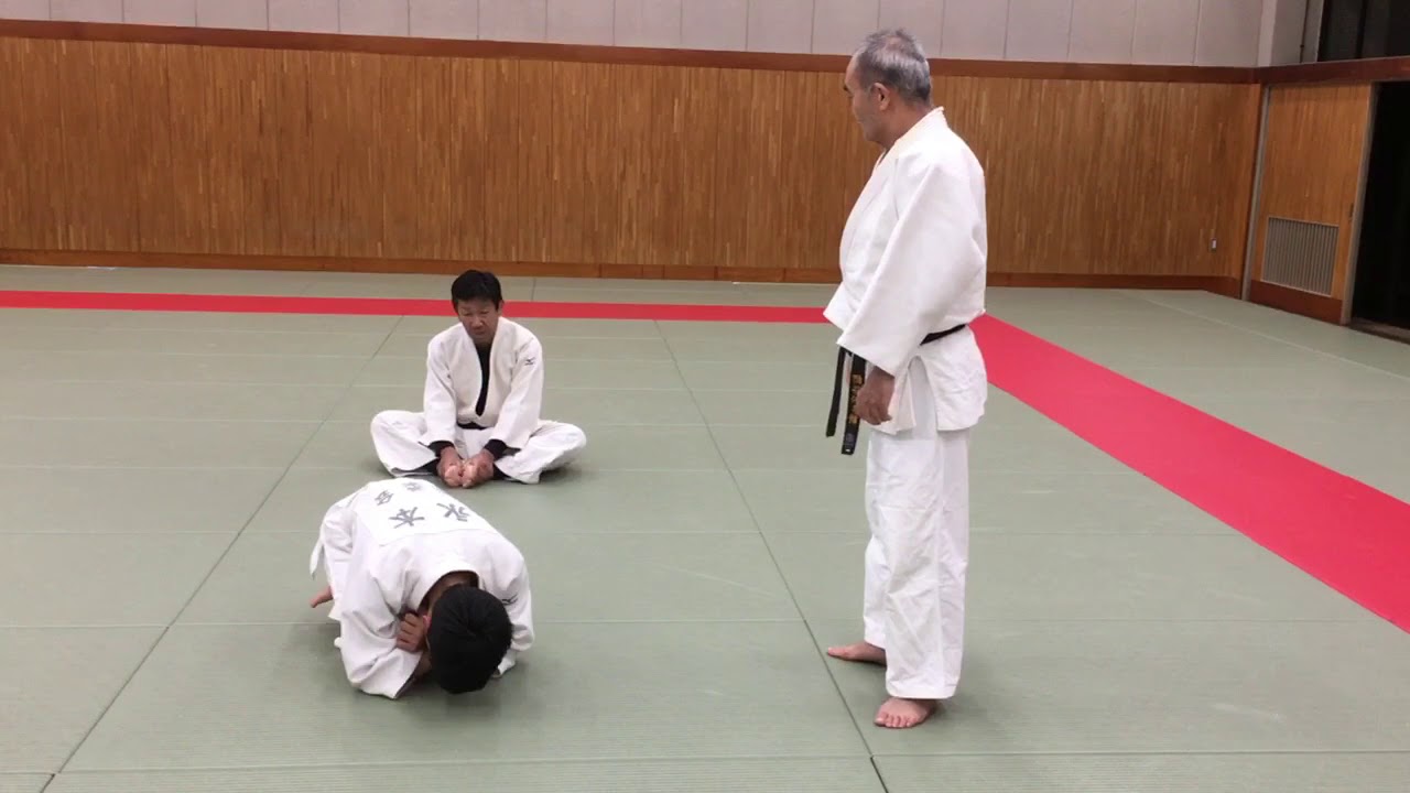柔道JUDO　腹ばいの相手をひっくり返す流行りの方法
