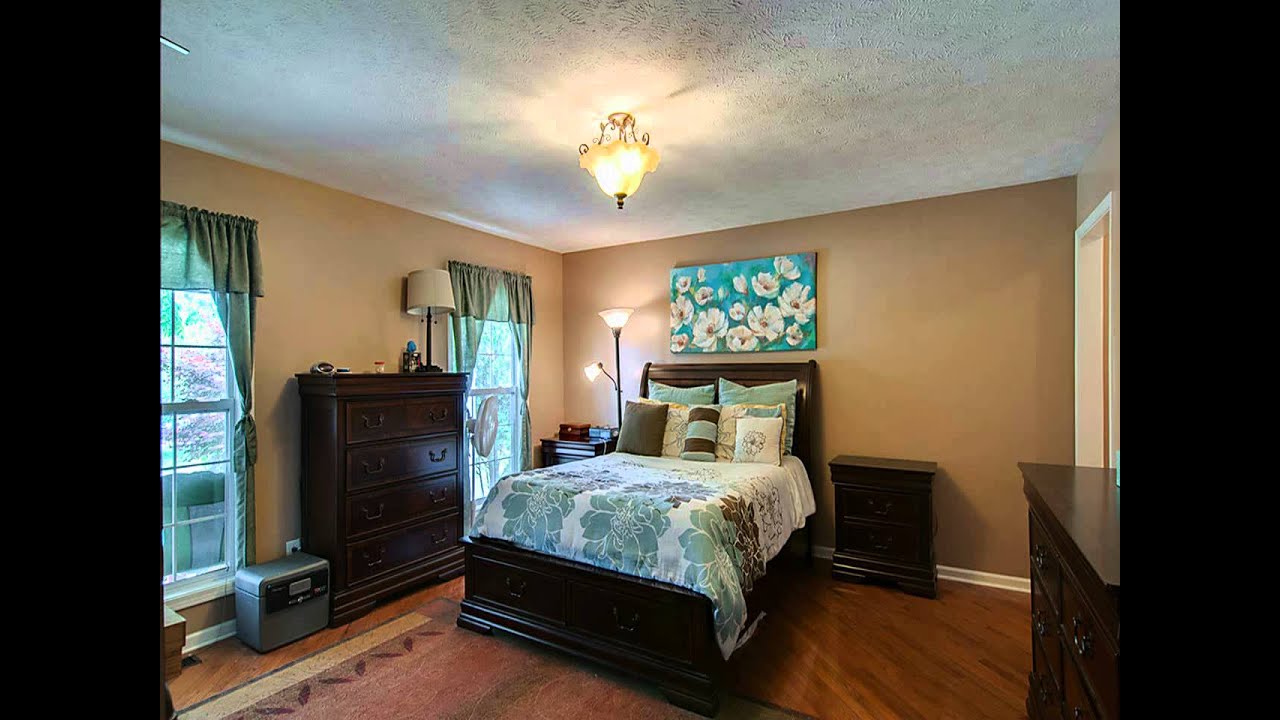 740 Meadowgate Ln  Clarksville, TN 37040