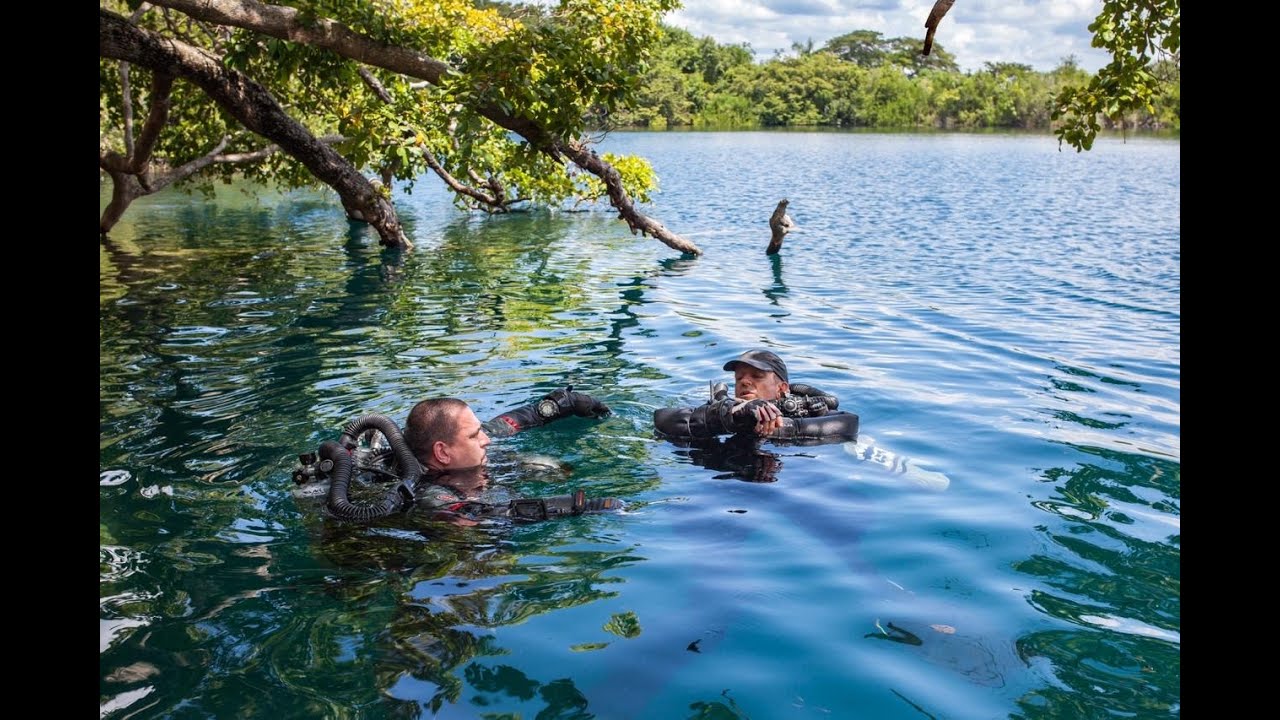 Diving at cenote Azul in Bacalar