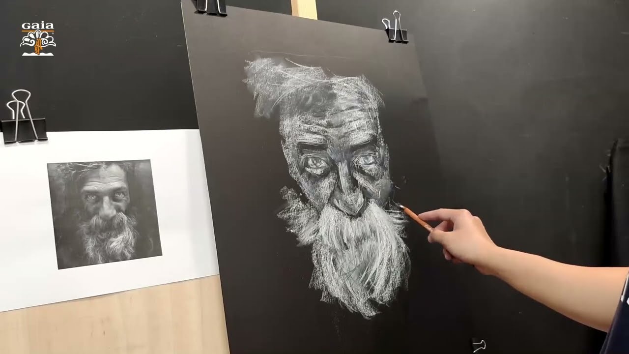 COMO DIBUJAR UN RETRATO  CON TIZA BLANCA SOBRE FONDO NEGRO