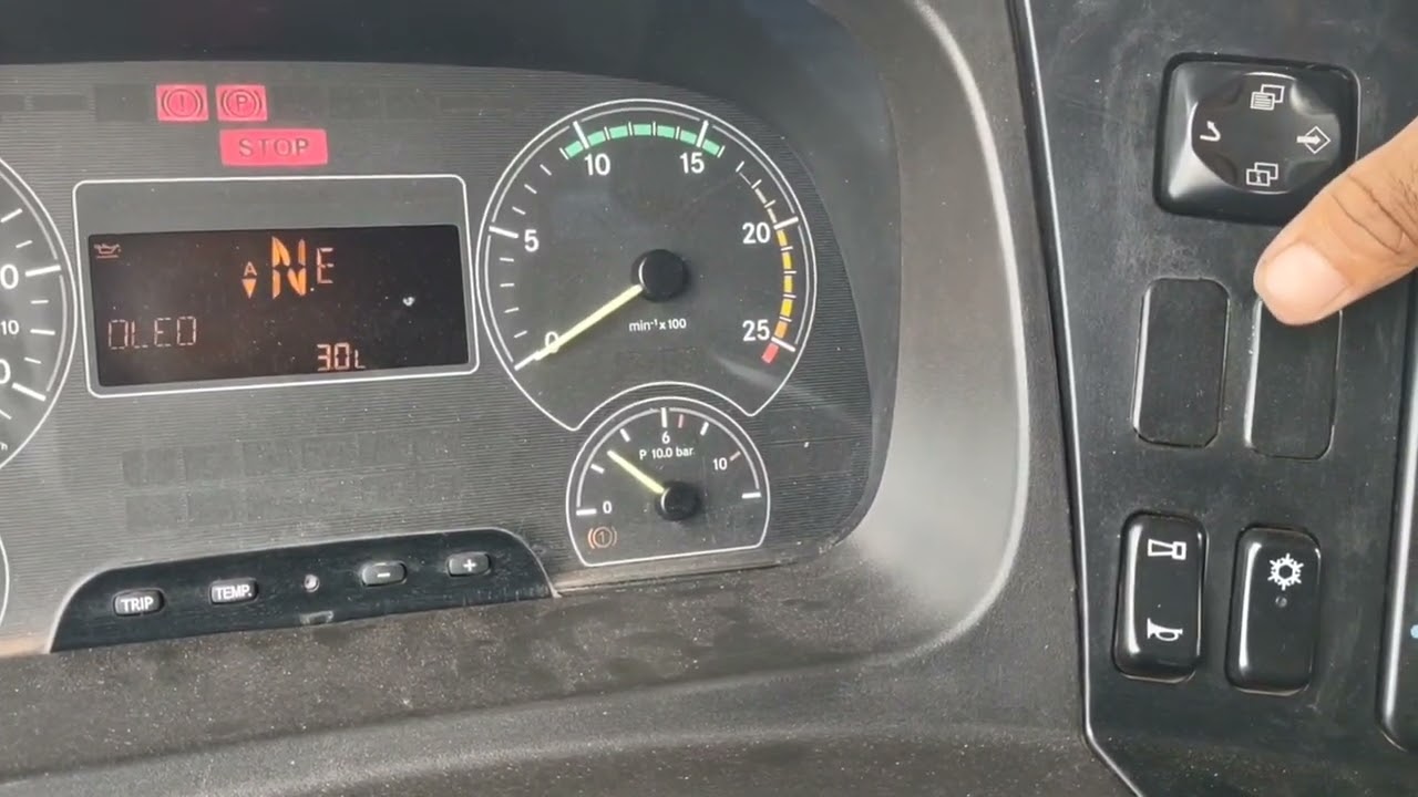 como verificar o óleo do motor axor pelo computador de bordo