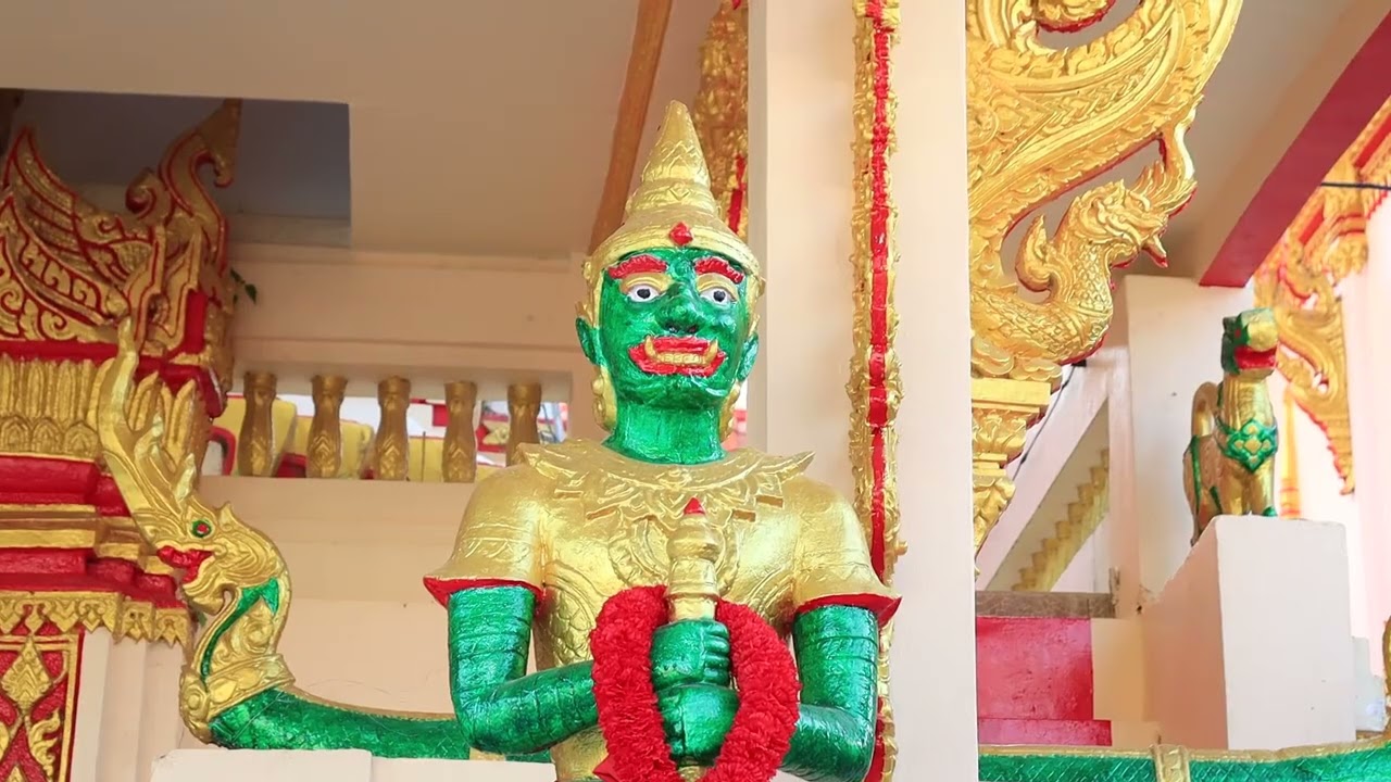 บุญเดือน 3 งานประเพณี นมัสการองค์พระมหาธาตุ วัดกลางอุดมเวทย์ อำเภอพนมไพร จังหวัดร้อยเอ็ด