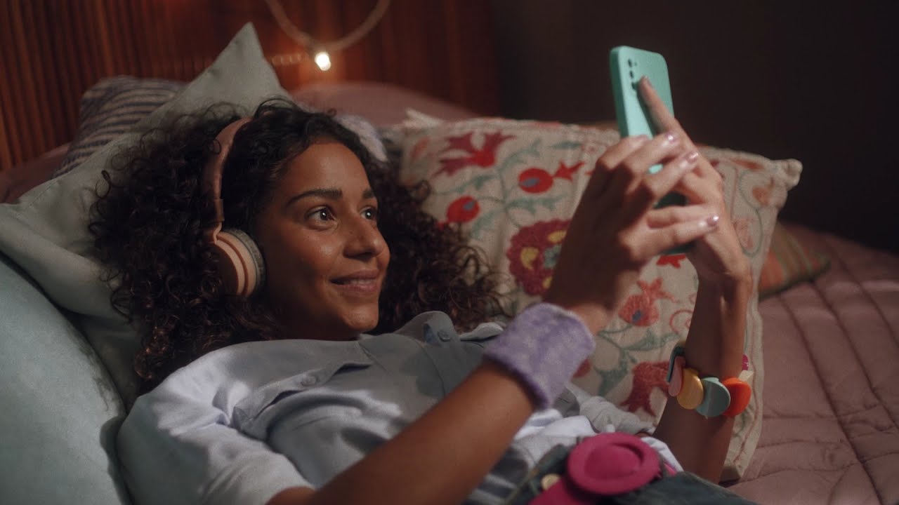 Deezer + Magalu - Shopping Inside Songs Video Case