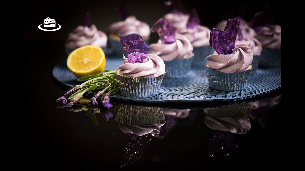 Cupcakes (briose) cu Lamaie si Levantica / Lemon Lavender Cupcakes