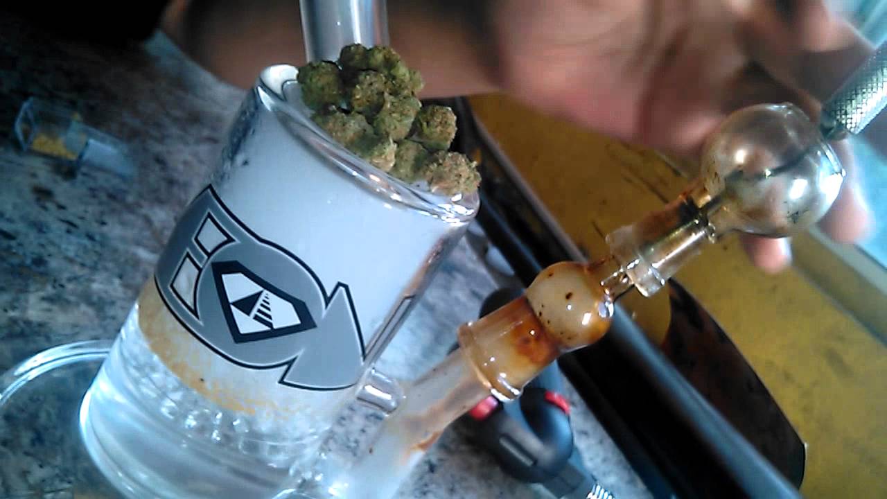 Dabbing crumble wax