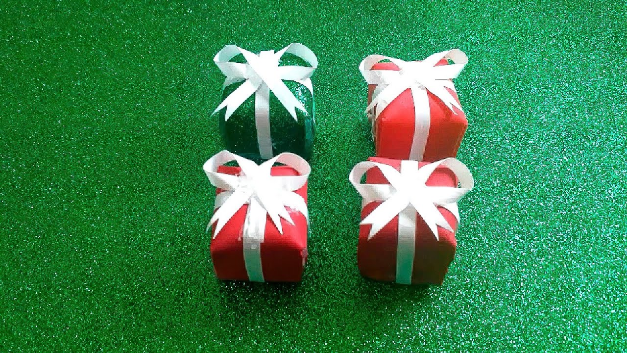 Como fazer caixa de presente de enfeite de natal